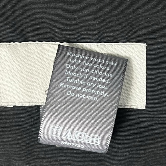 Champion Black Hooded Water Resistant Jacket - Size 6/6X - Picture 7 of 10